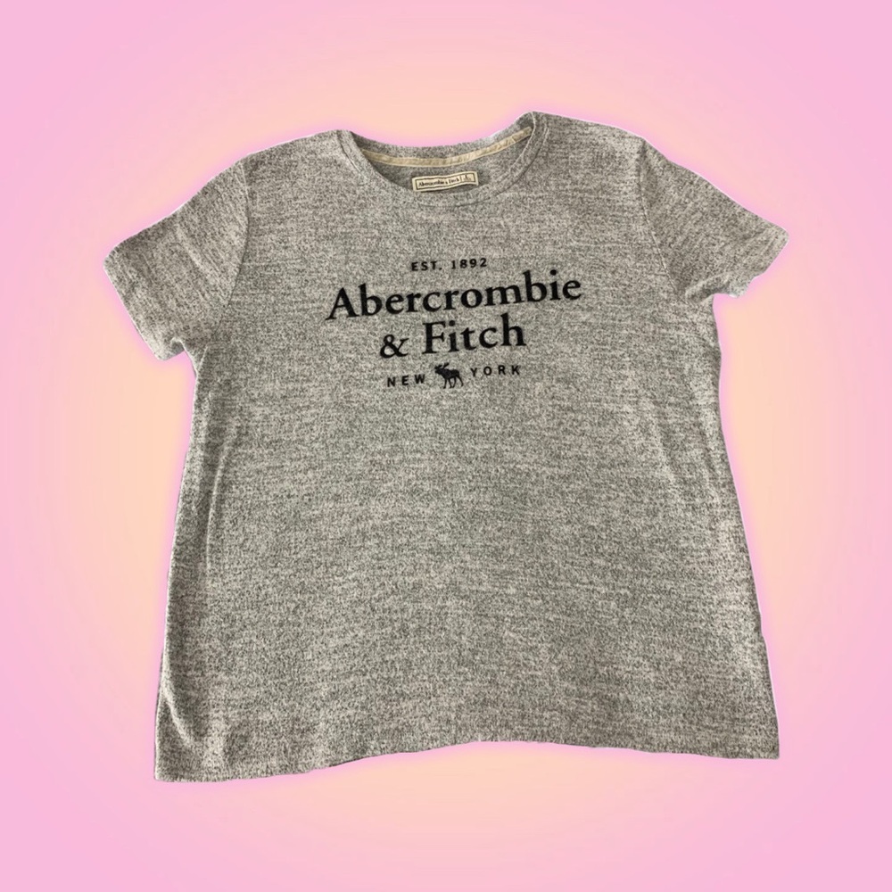 SOLD | ⭐️ Gray Abercrombie and Fitch Shirt ⭐️
